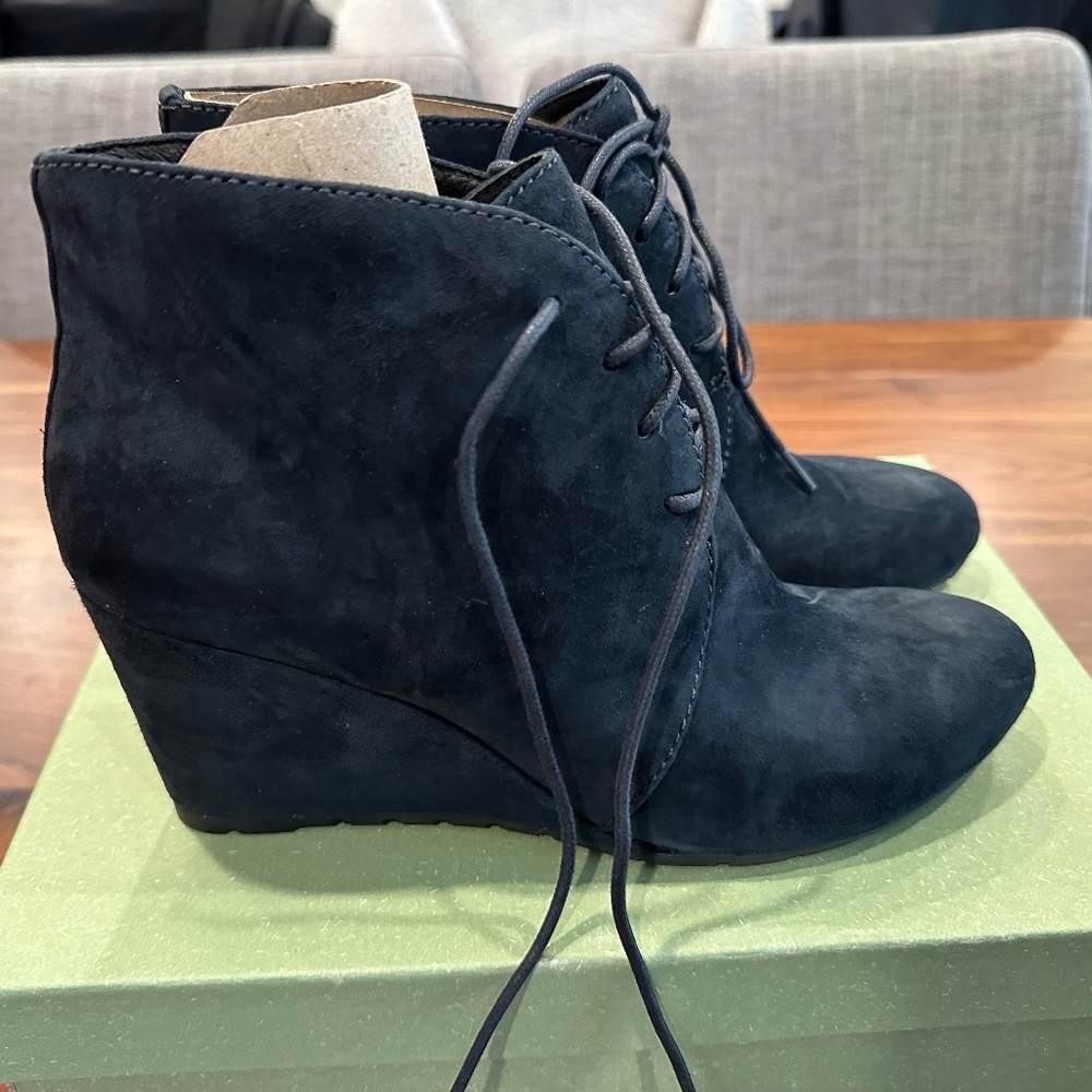 Clarks Artisan Rosepoint Dew Booties